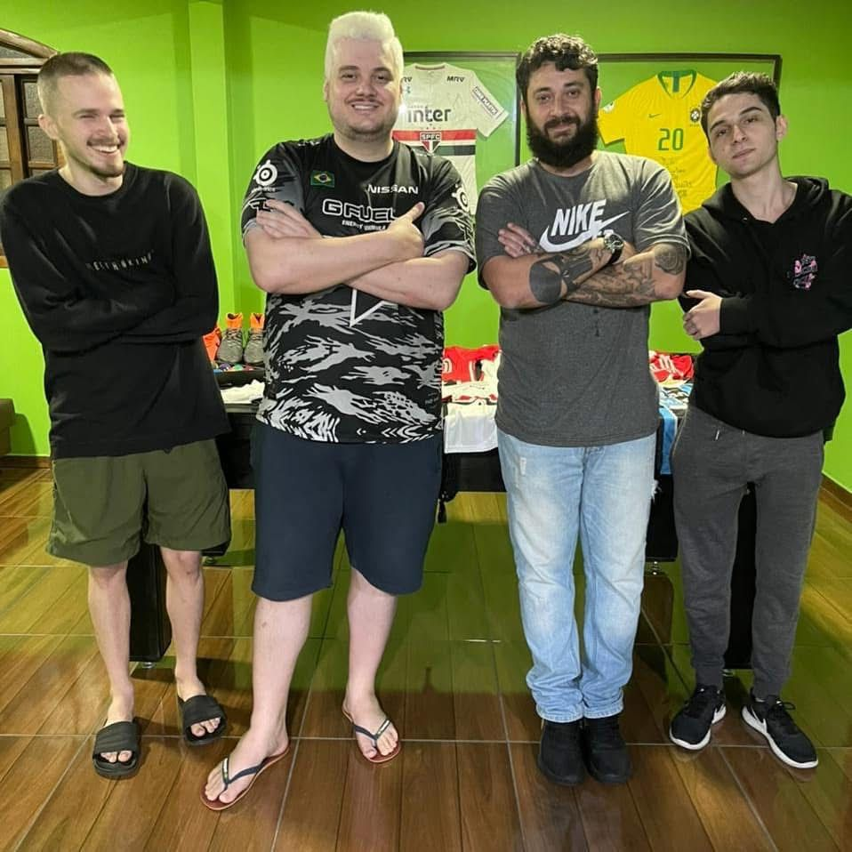 Cliente atendido pelo barbeiro Raphael Malfara