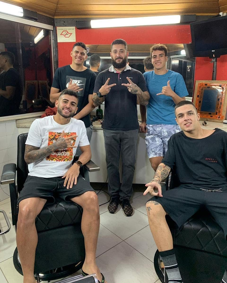 Momento especial registrado na Barbearia Raphael Malfara